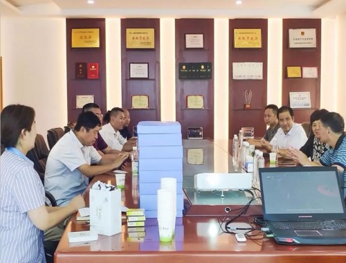 省科技廳、市科技局、縣科技局領(lǐng)導(dǎo)一行蒞臨康博特指導(dǎo)工作